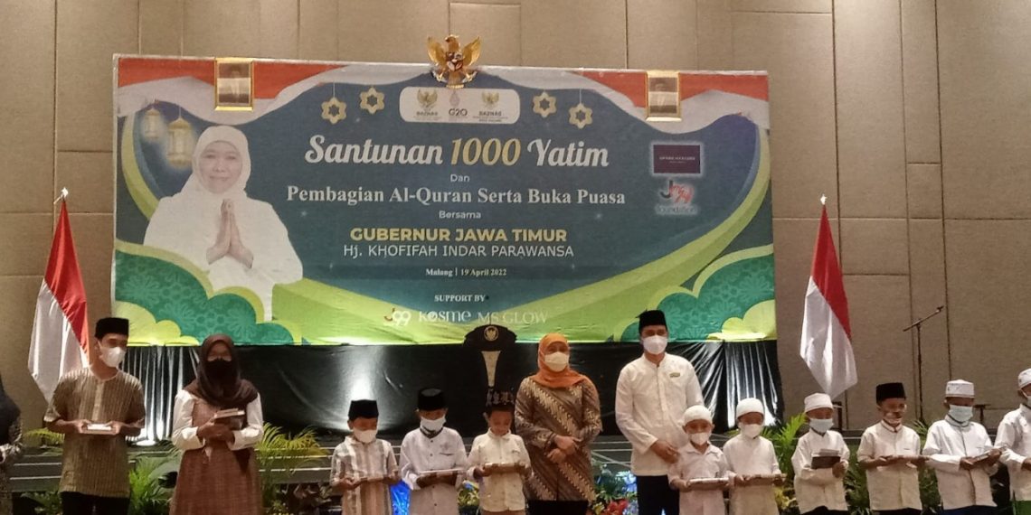 Gubernur Jatim Bagikan Santunan untuk 1000 Anak Yatim